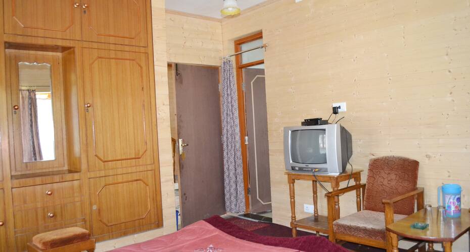 Hotel Season palace, Srinagar 4